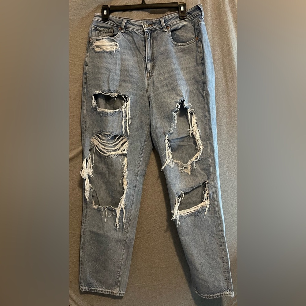 American Eagle Light Wash Jeans